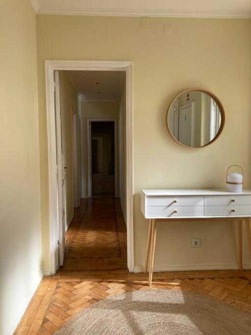 Apartamento Bem Localizado Para Familias & Amigos Apartment ลิสบอน ภายนอก รูปภาพ